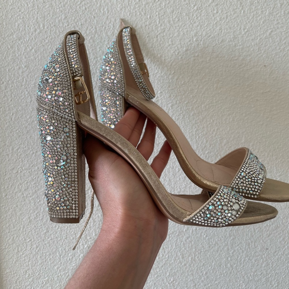 Women’s size 7.5 sparkle Stud heels